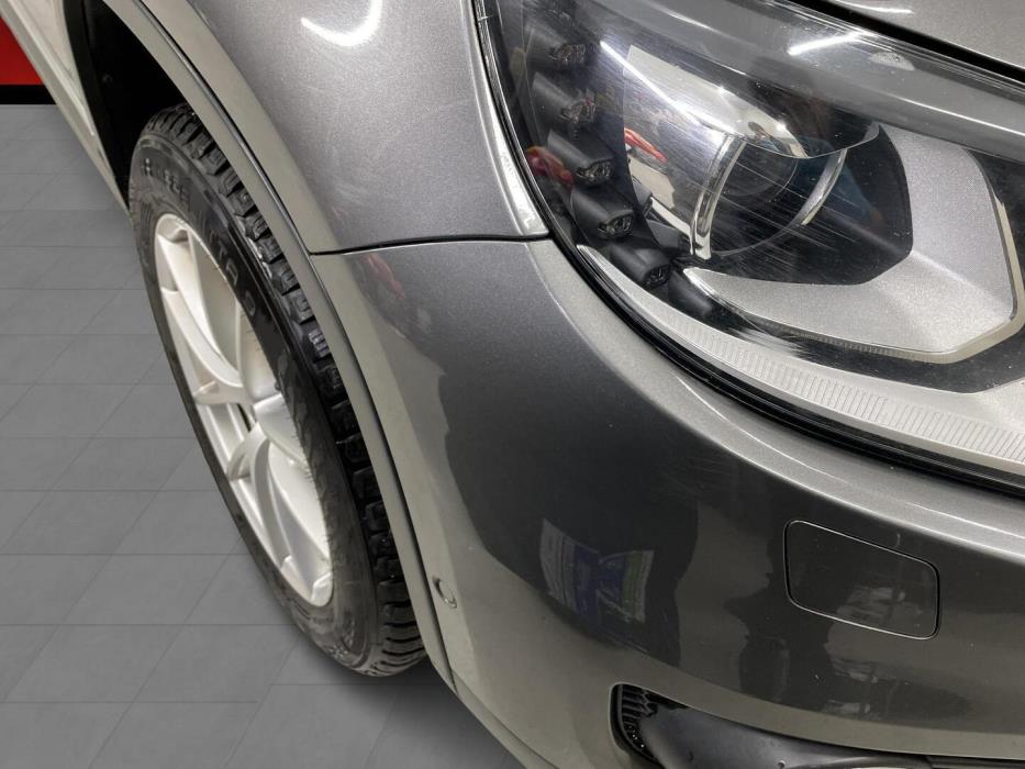 VOLKSWAGEN Tiguan 2012