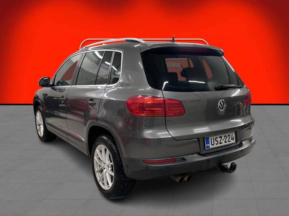 VOLKSWAGEN Tiguan 2012