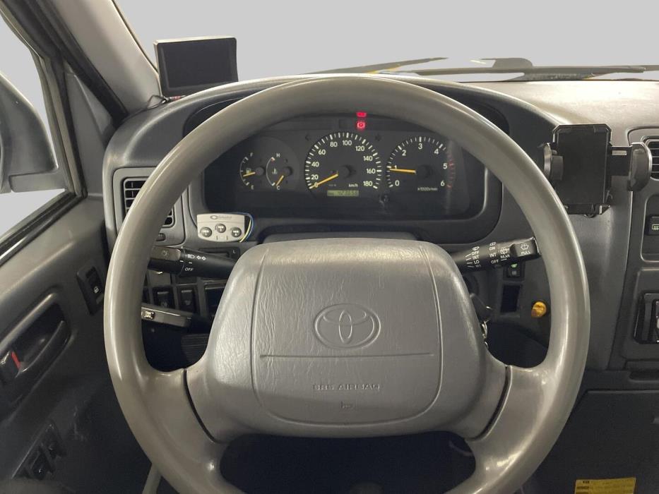 TOYOTA Hiace 2004