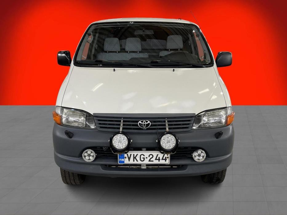 TOYOTA Hiace 2004
