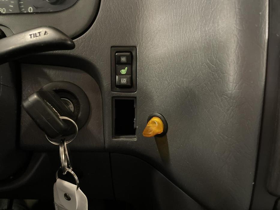 TOYOTA Hiace 2004