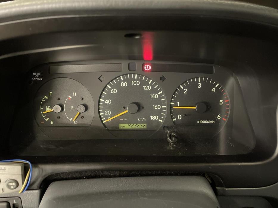 TOYOTA Hiace 2004