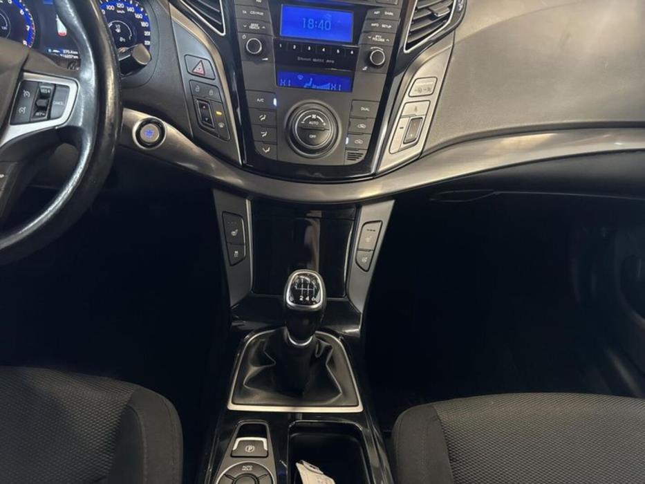 HYUNDAI i40 Wagon 2015