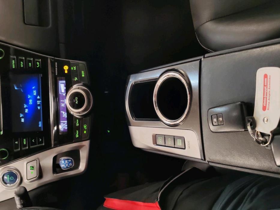 TOYOTA Prius 2017