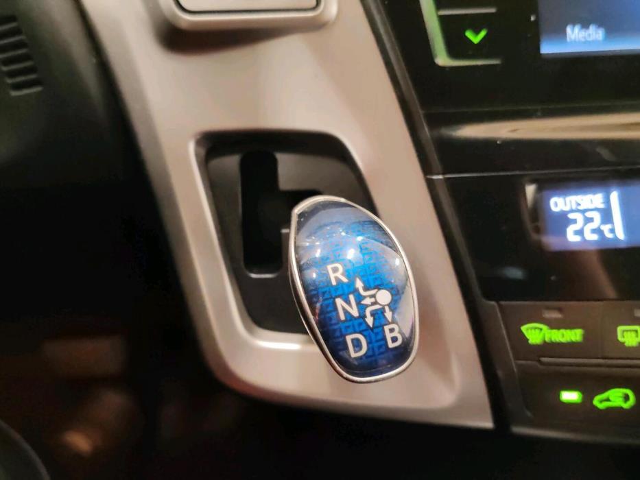 TOYOTA Prius 2017