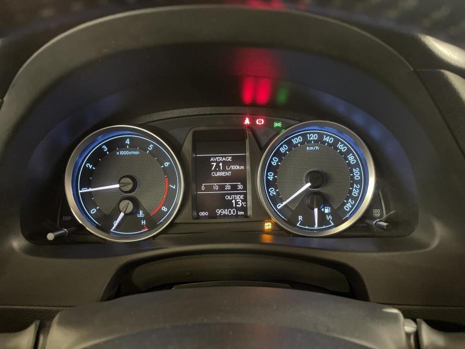 TOYOTA Auris 2014
