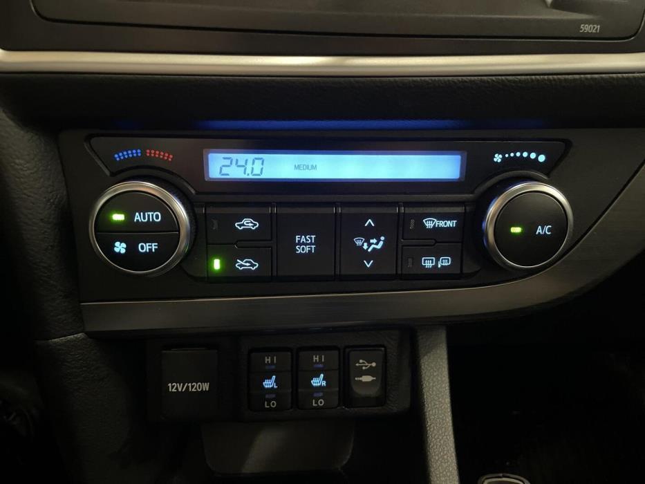 TOYOTA Auris 2014