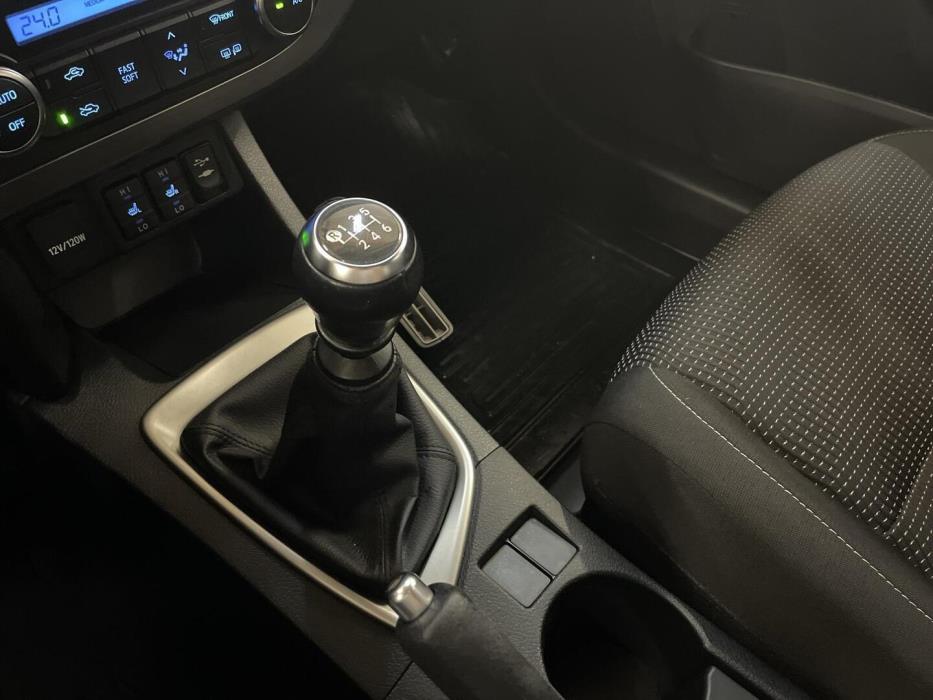 TOYOTA Auris 2014