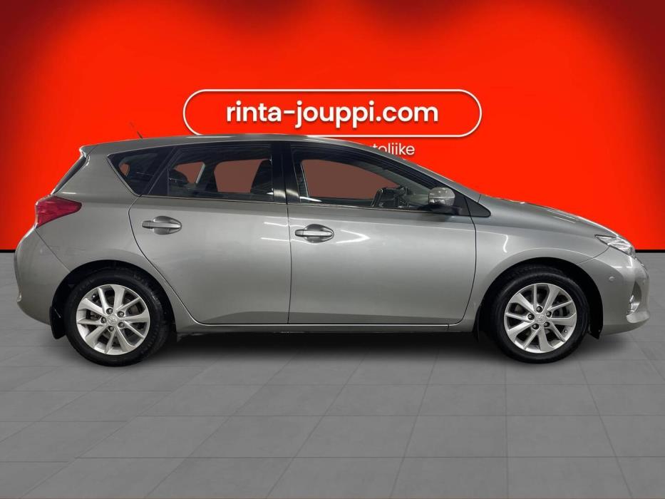 TOYOTA Auris 2014
