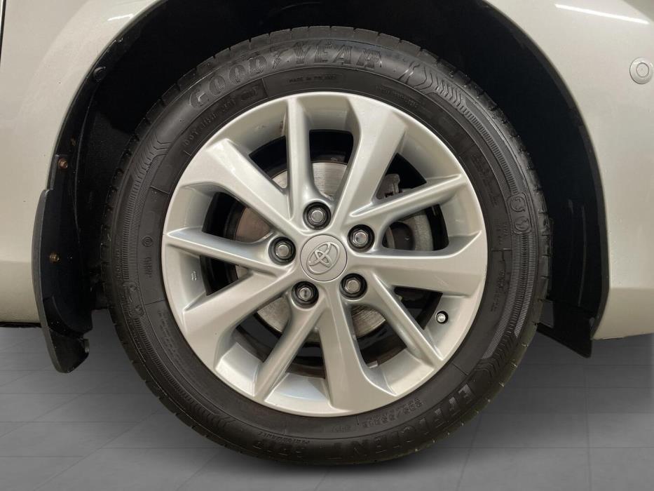 TOYOTA Auris 2014
