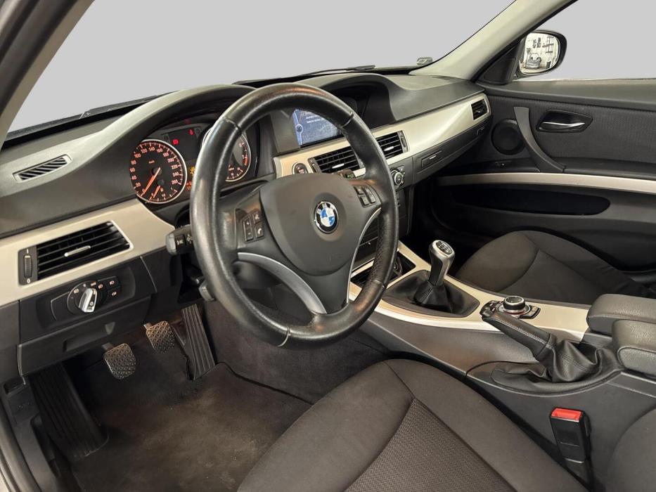 BMW 320 2011