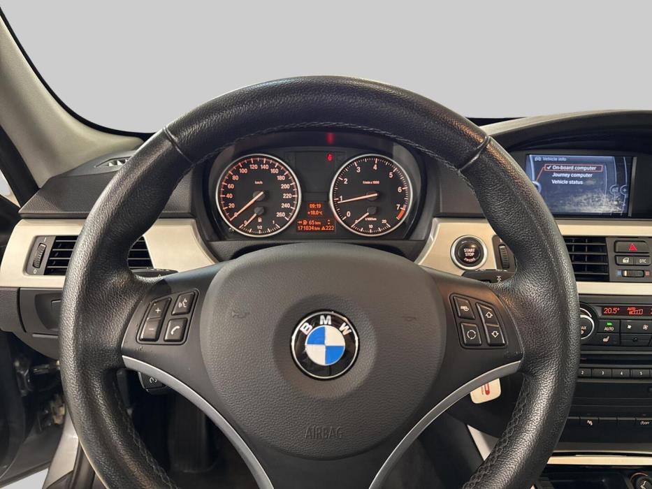 BMW 320 2011