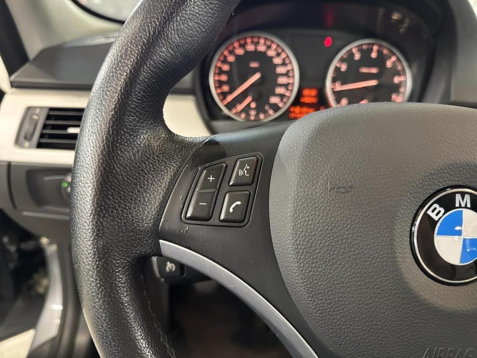 BMW 320 2011
