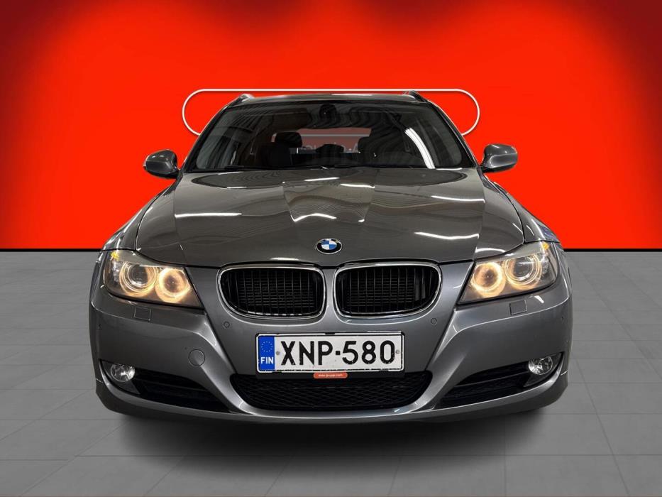 BMW 320 2011