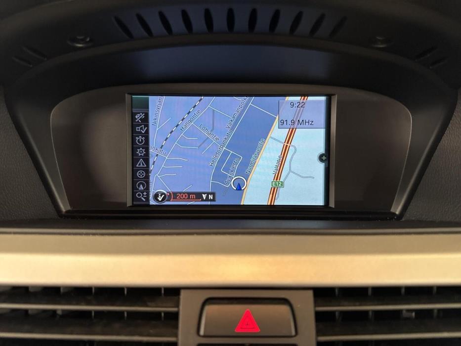 BMW 320 2011
