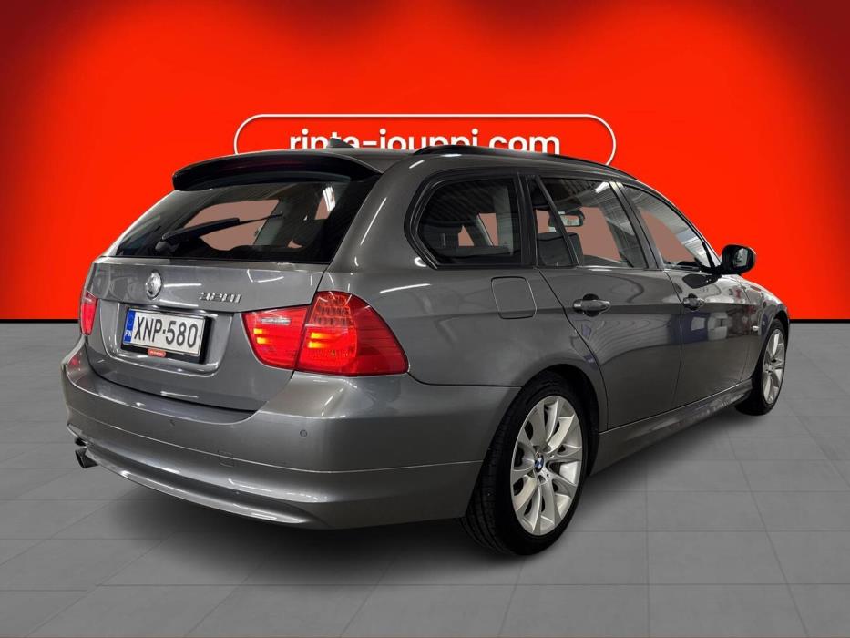 BMW 320 2011