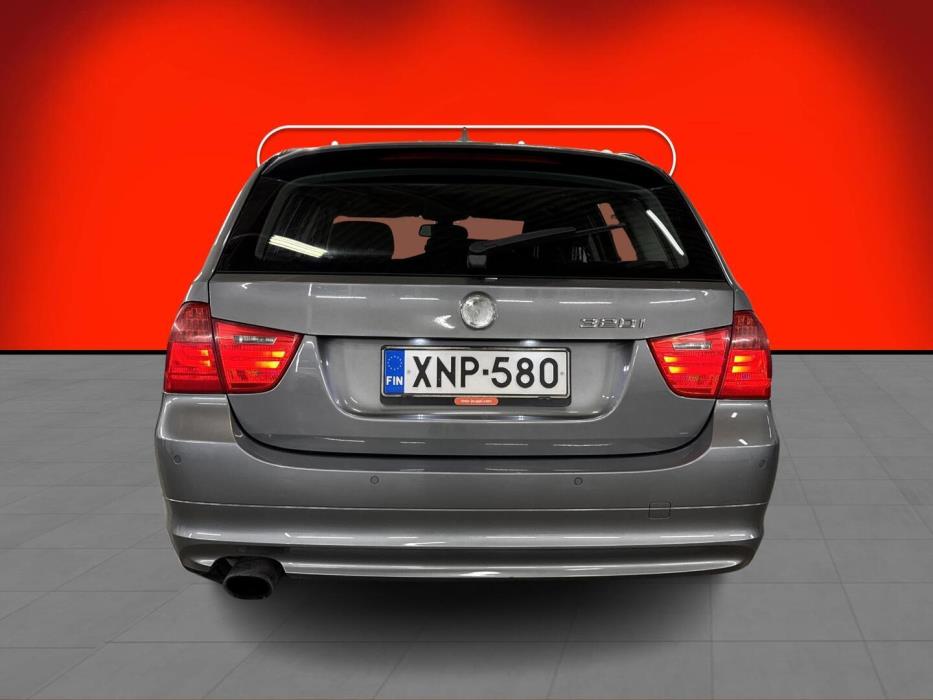 BMW 320 2011