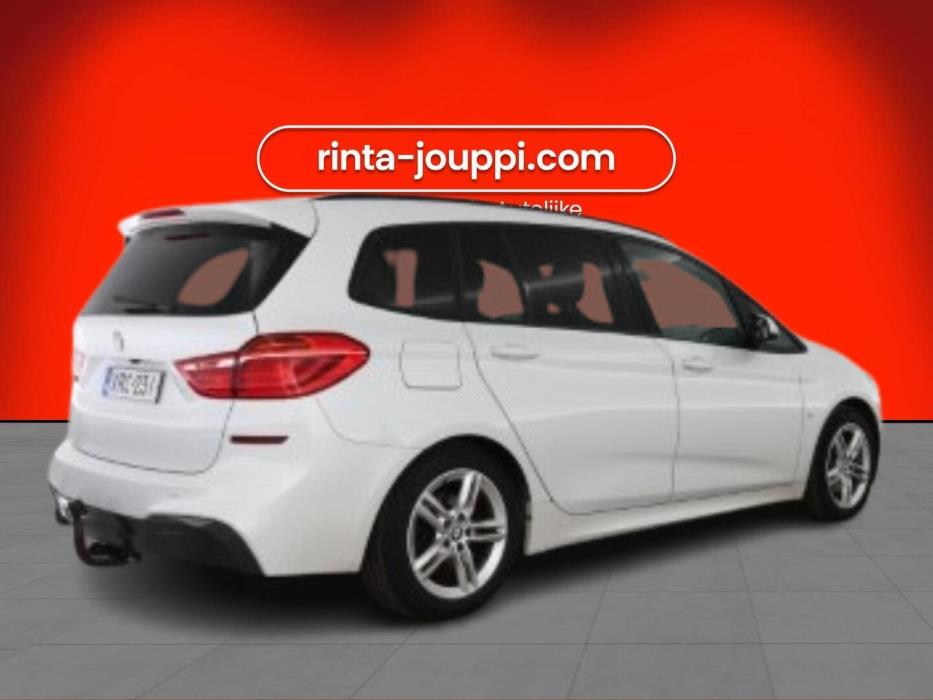 BMW 218 2022