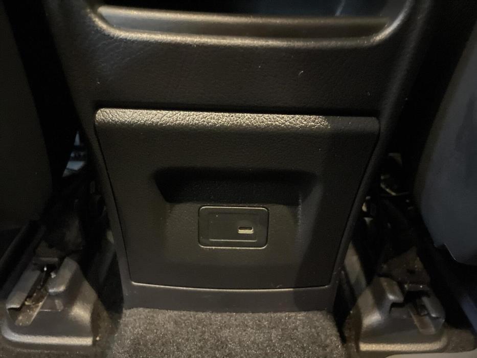 MERCEDES-BENZ EQB 2022