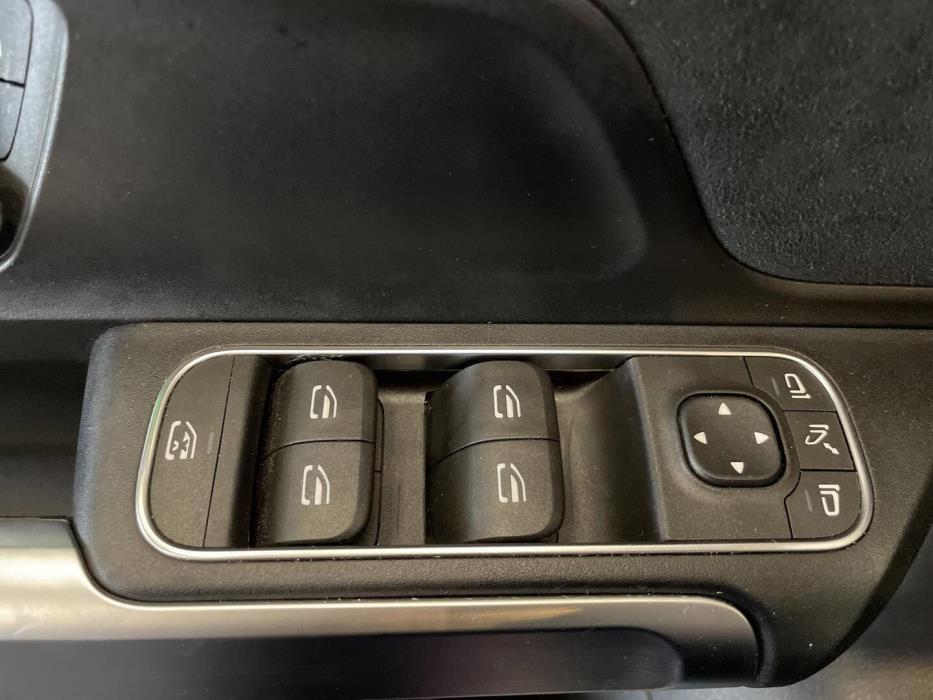 MERCEDES-BENZ EQB 2022