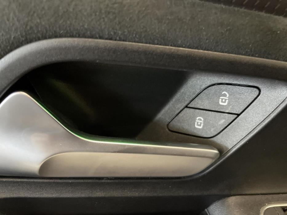 MERCEDES-BENZ EQB 2022