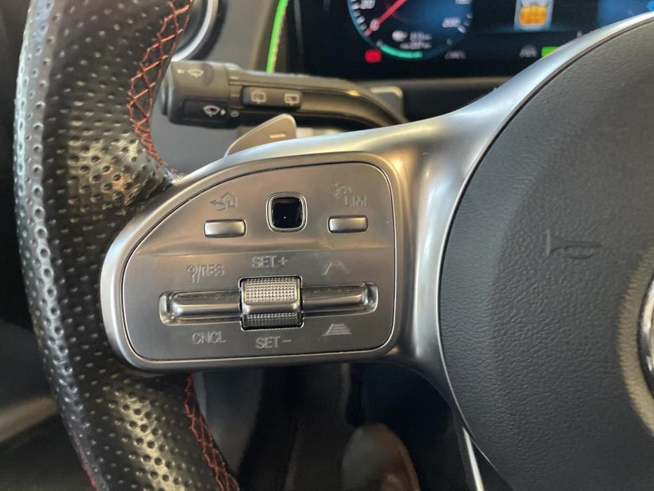 MERCEDES-BENZ EQB 2022