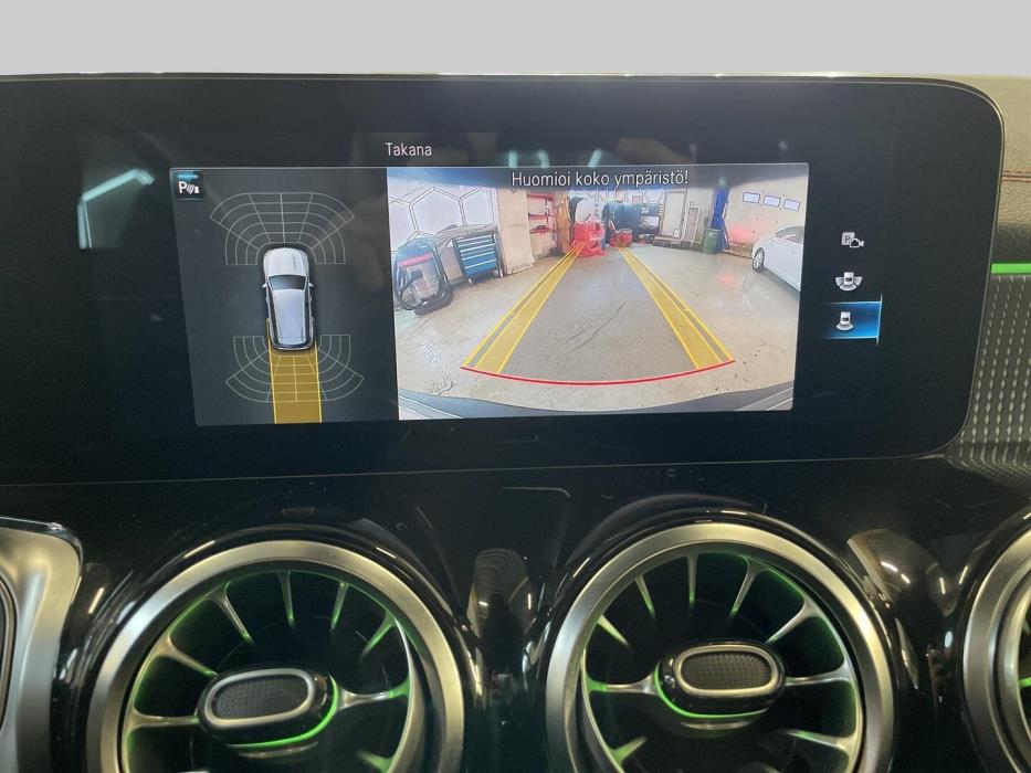 MERCEDES-BENZ EQB 2022