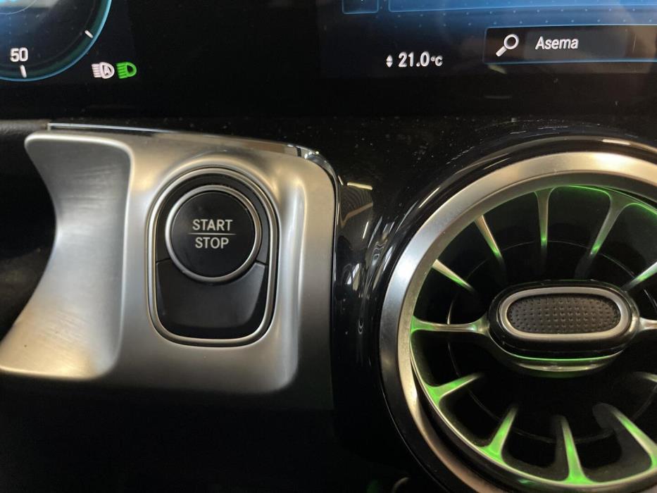 MERCEDES-BENZ EQB 2022