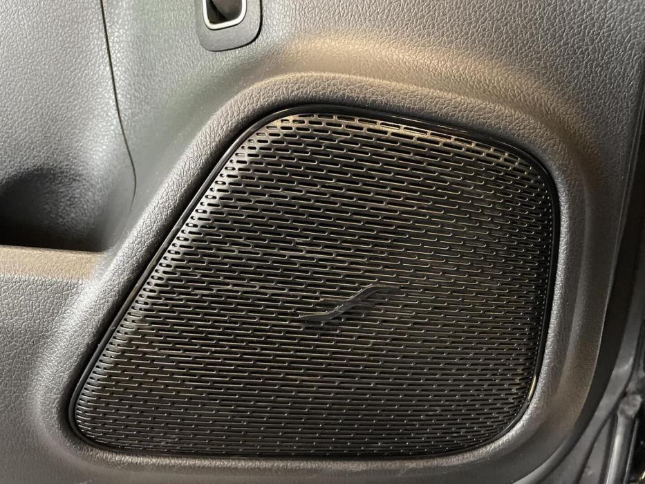 MERCEDES-BENZ EQB 2022