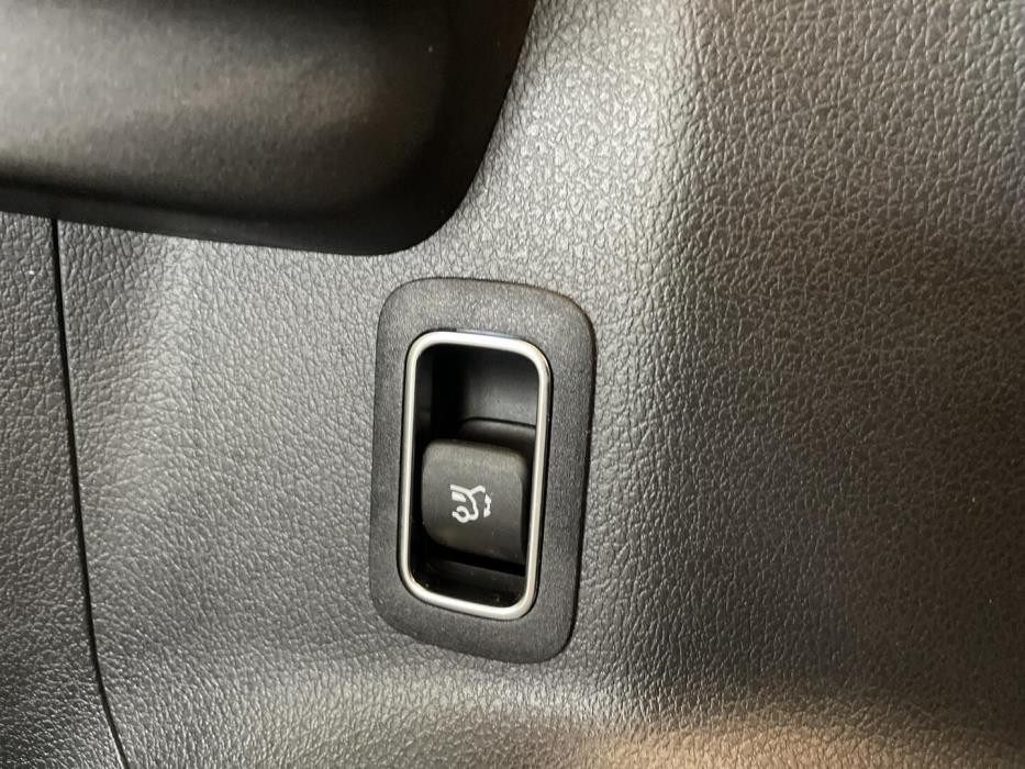 MERCEDES-BENZ EQB 2022