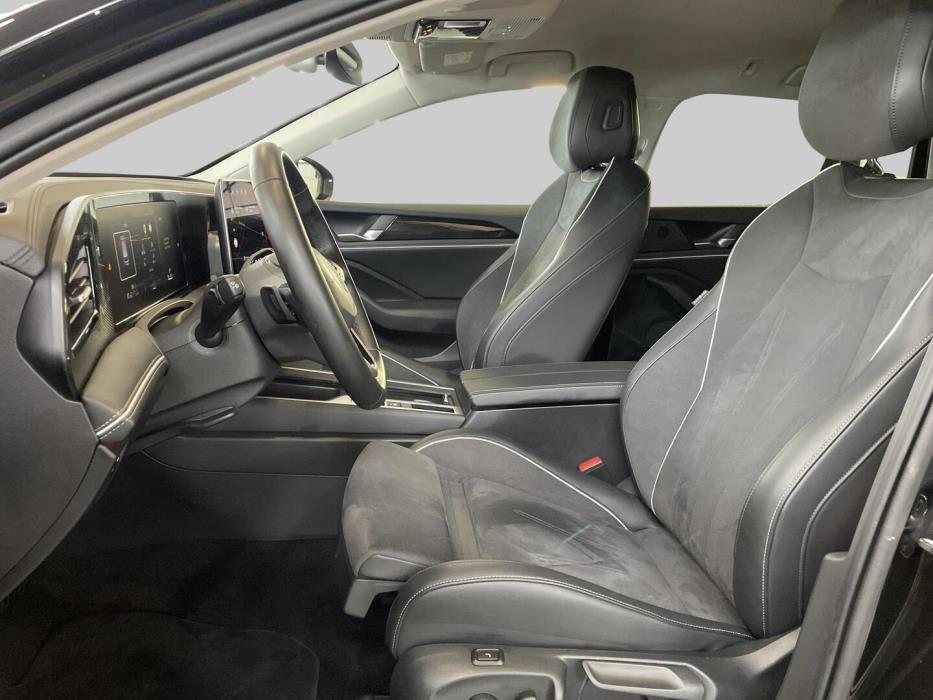 VOLKSWAGEN PASSAT 2025