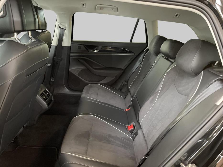 VOLKSWAGEN PASSAT 2025