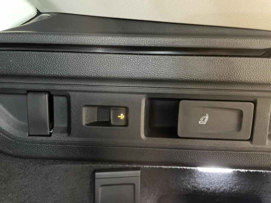 VOLKSWAGEN PASSAT 2025