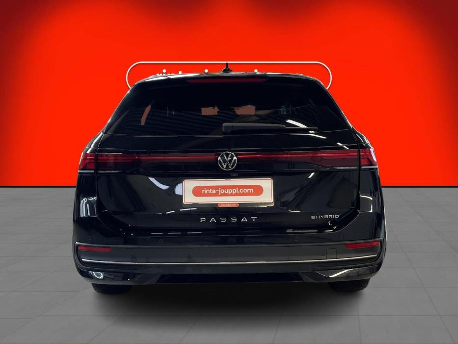 VOLKSWAGEN PASSAT 2025