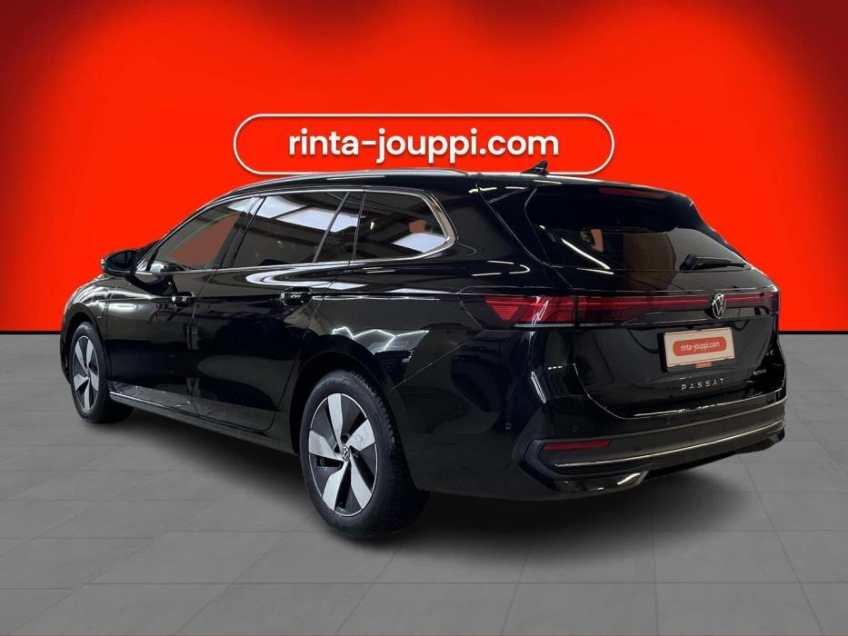 VOLKSWAGEN PASSAT 2025