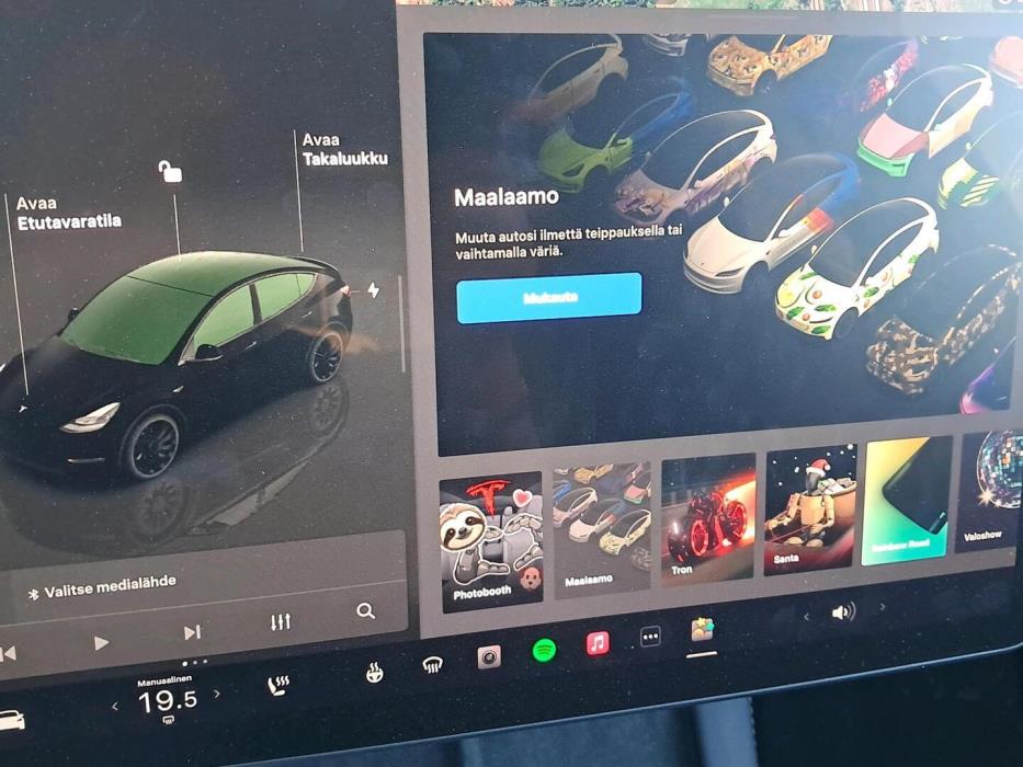 TESLA Model Y 2022