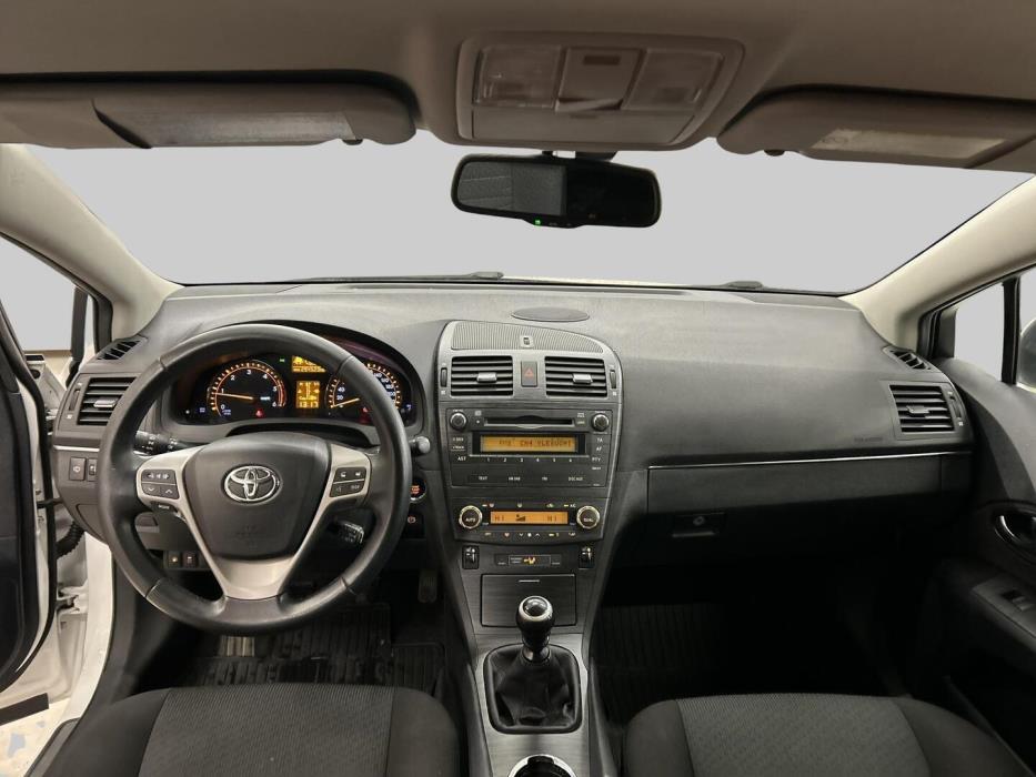 TOYOTA Avensis 2010