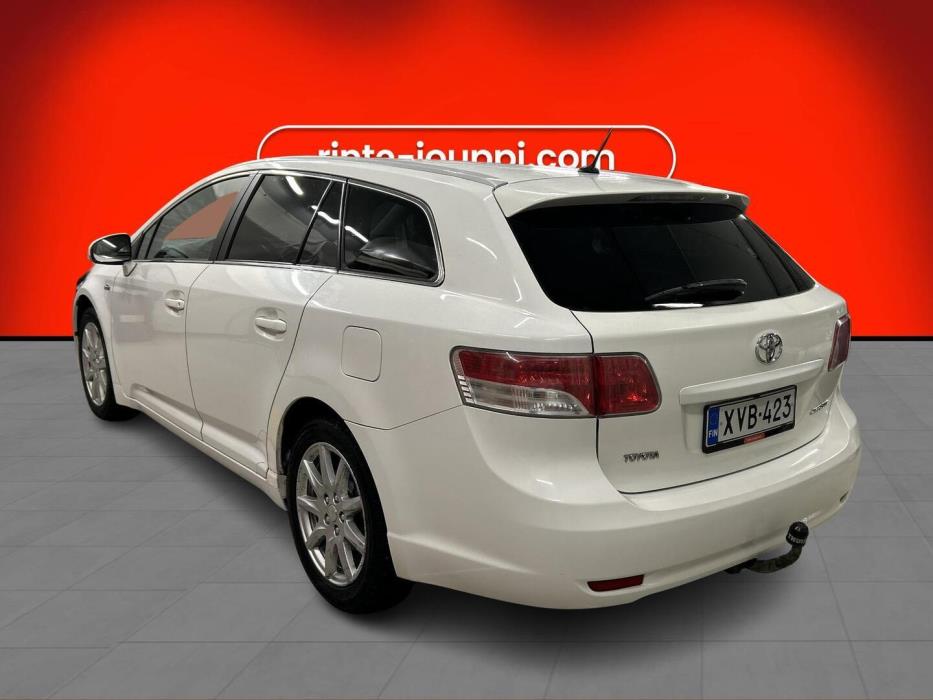 TOYOTA Avensis 2010