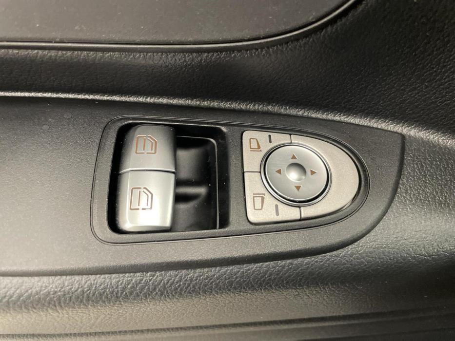 MERCEDES-BENZ Vito 2022