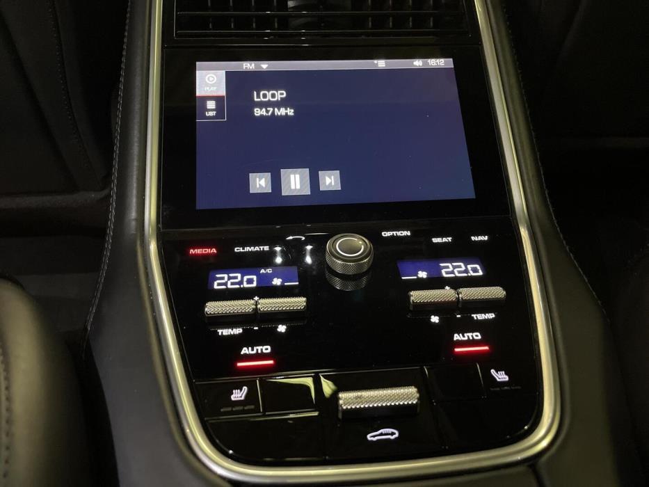 PORSCHE Panamera 2018