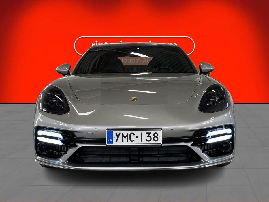 PORSCHE Panamera 2018