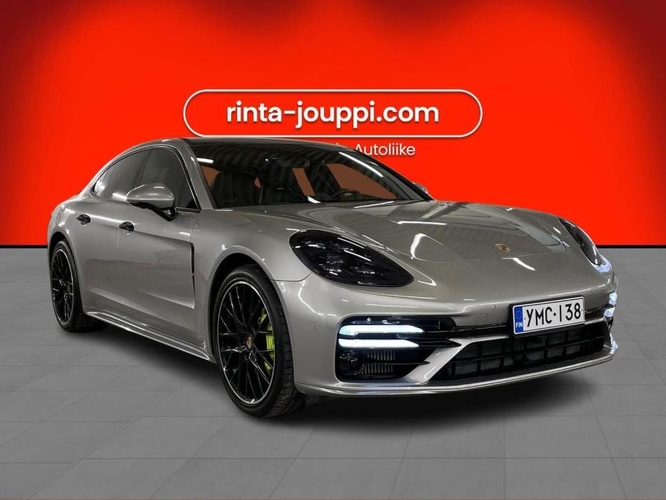 PORSCHE Panamera 2018