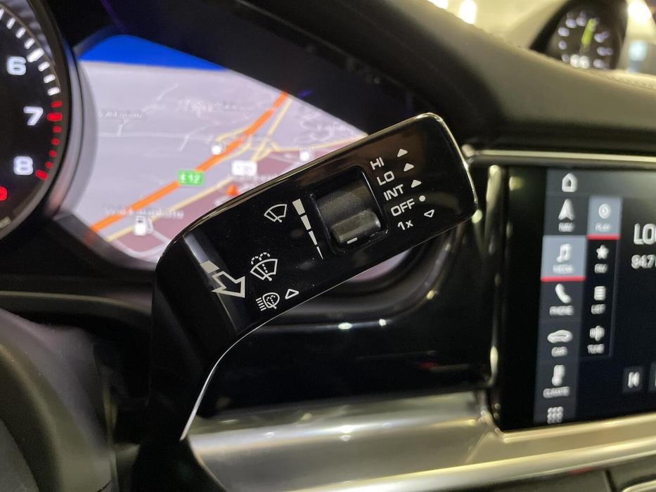 PORSCHE Panamera 2018