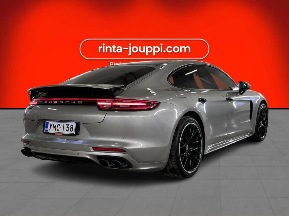 PORSCHE Panamera 2018