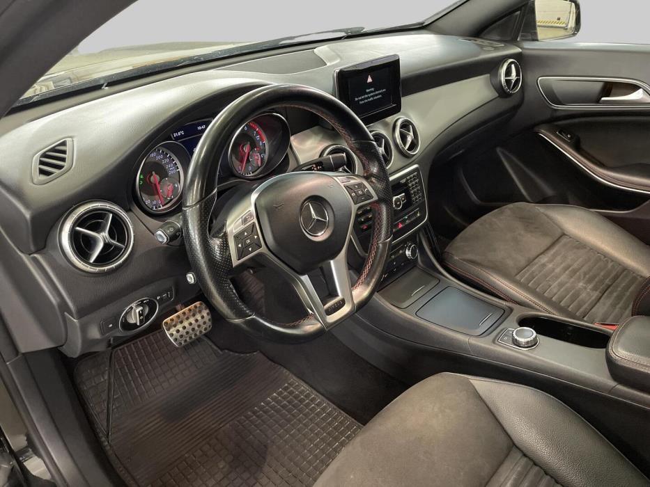 MERCEDES-BENZ CLA 2013