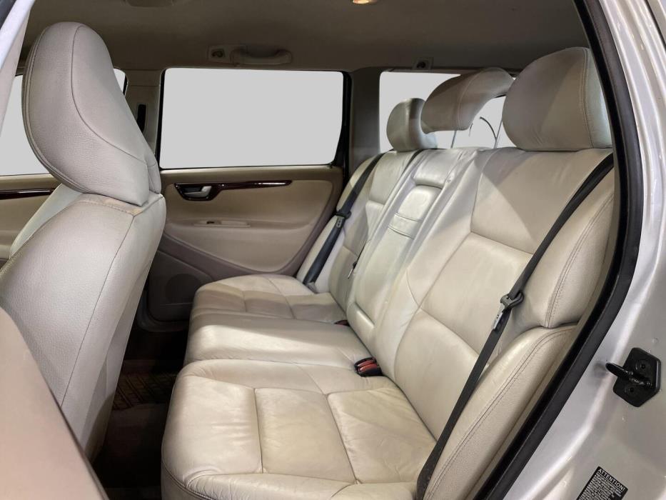 VOLVO V70 2005