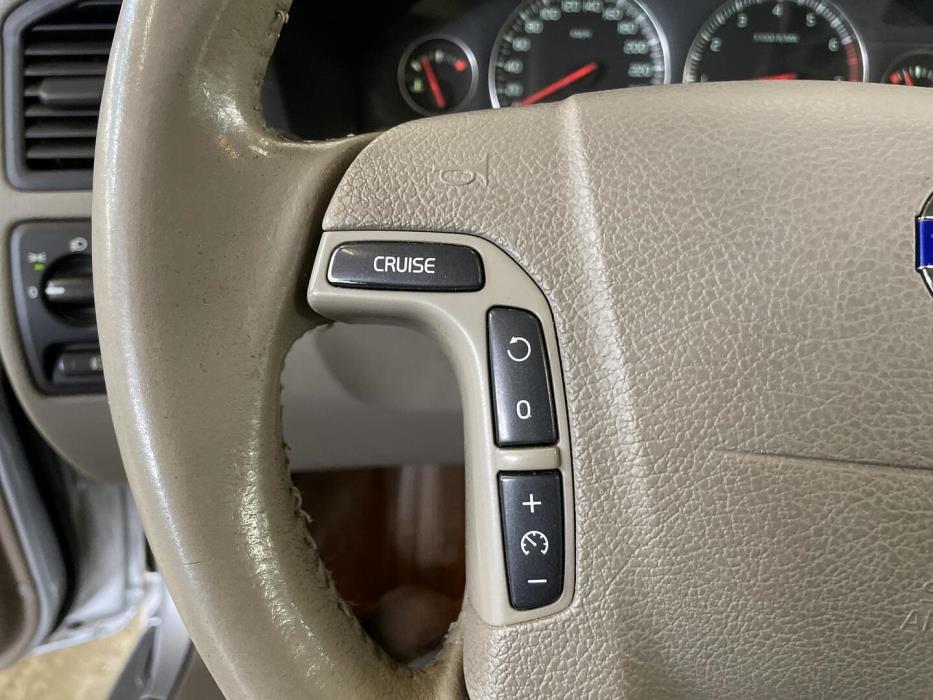 VOLVO V70 2005