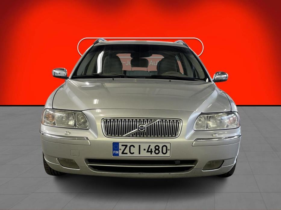 VOLVO V70 2005