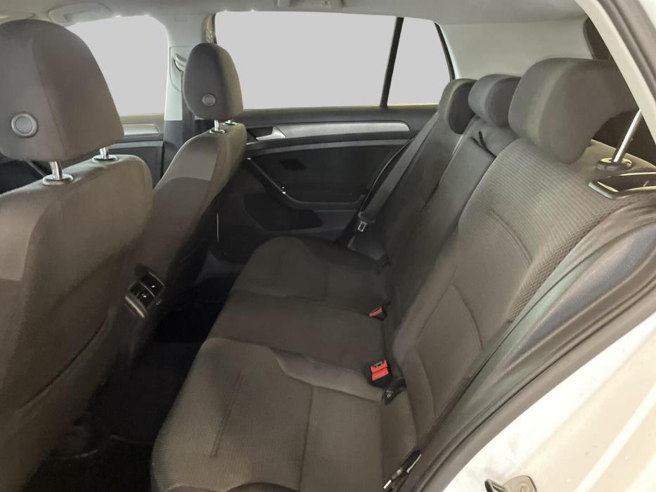 VOLKSWAGEN Golf 2013