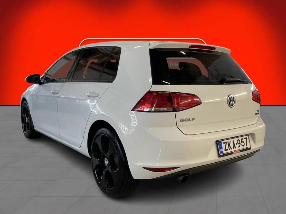VOLKSWAGEN Golf 2013